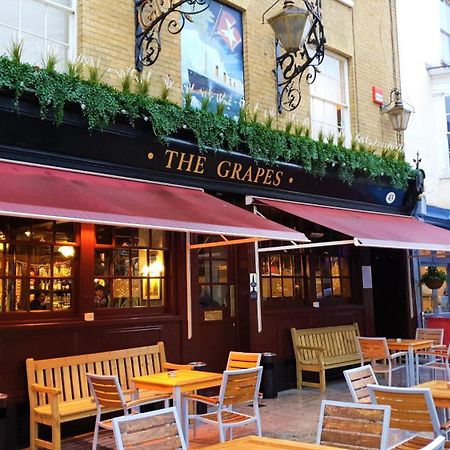 The Grapes Pub Hotel Southampton Exterior photo